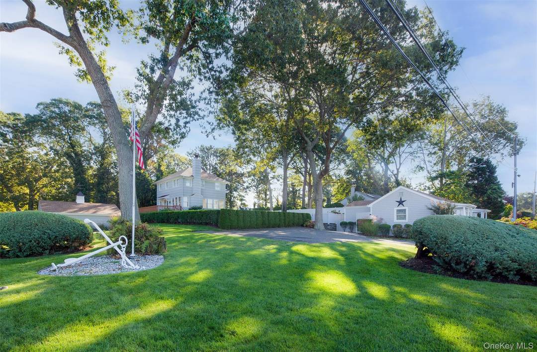 This property is a perfect opportunity as a Family Compound or Investment property.