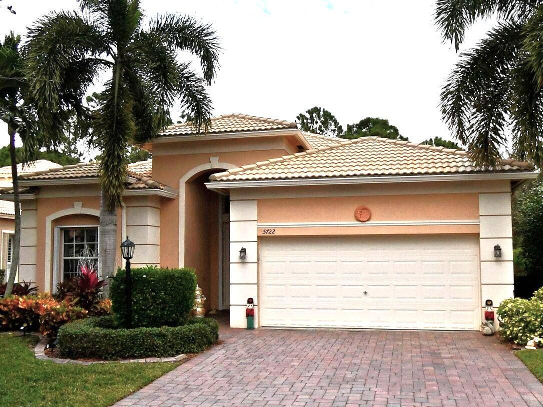 Morning coffe on the lanai overlooking your stunning pool and then spend the day in your private pool or enjoying the many ammenities within Portofino Shores, a meticulously maintained gated ...