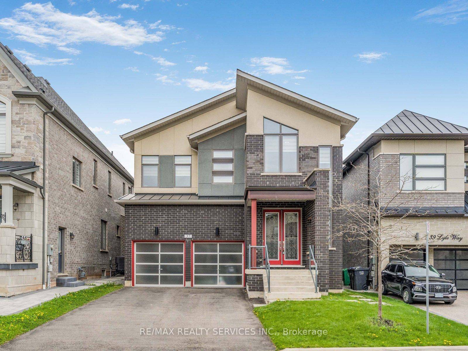 Stunning Home in Prestigious Credit Valley !