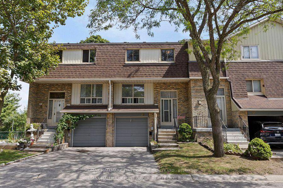 This 4 Bedroom Scarborough Townhouse Has A Lot To Offer !