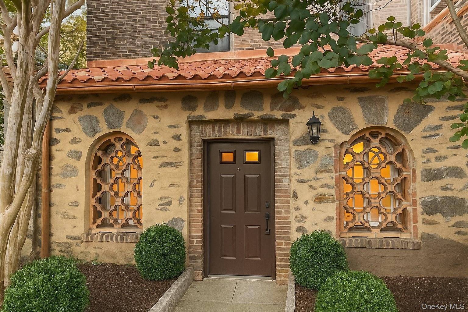 Charming one bedroom with its own private entrance in one of Larchmont s most desirable pre war buildings lives like a private home.