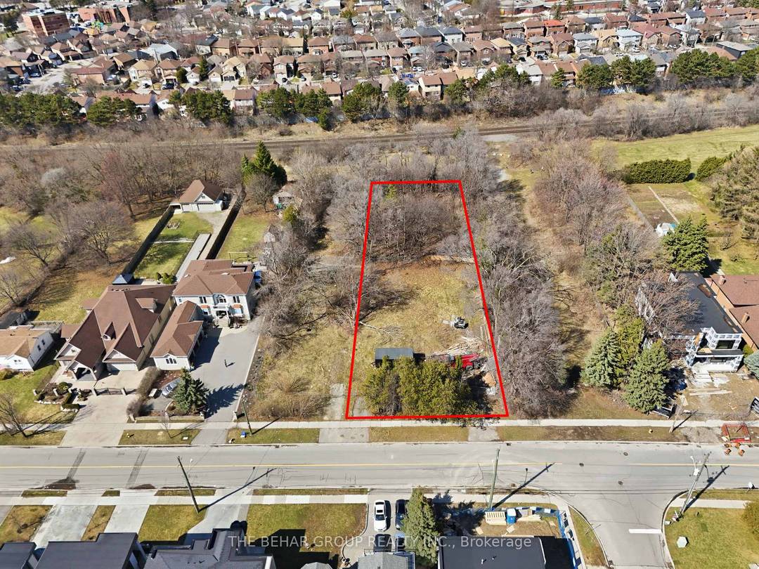 Exceptional opportunity to build your dream estate on a rare 106.
