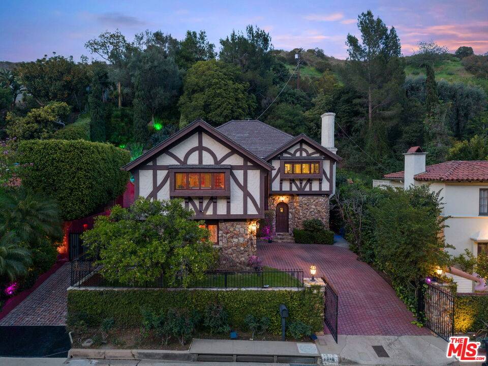 1610  N Beverly Dr 3BR Beverly Hills Post Office | B.H.P.O. La