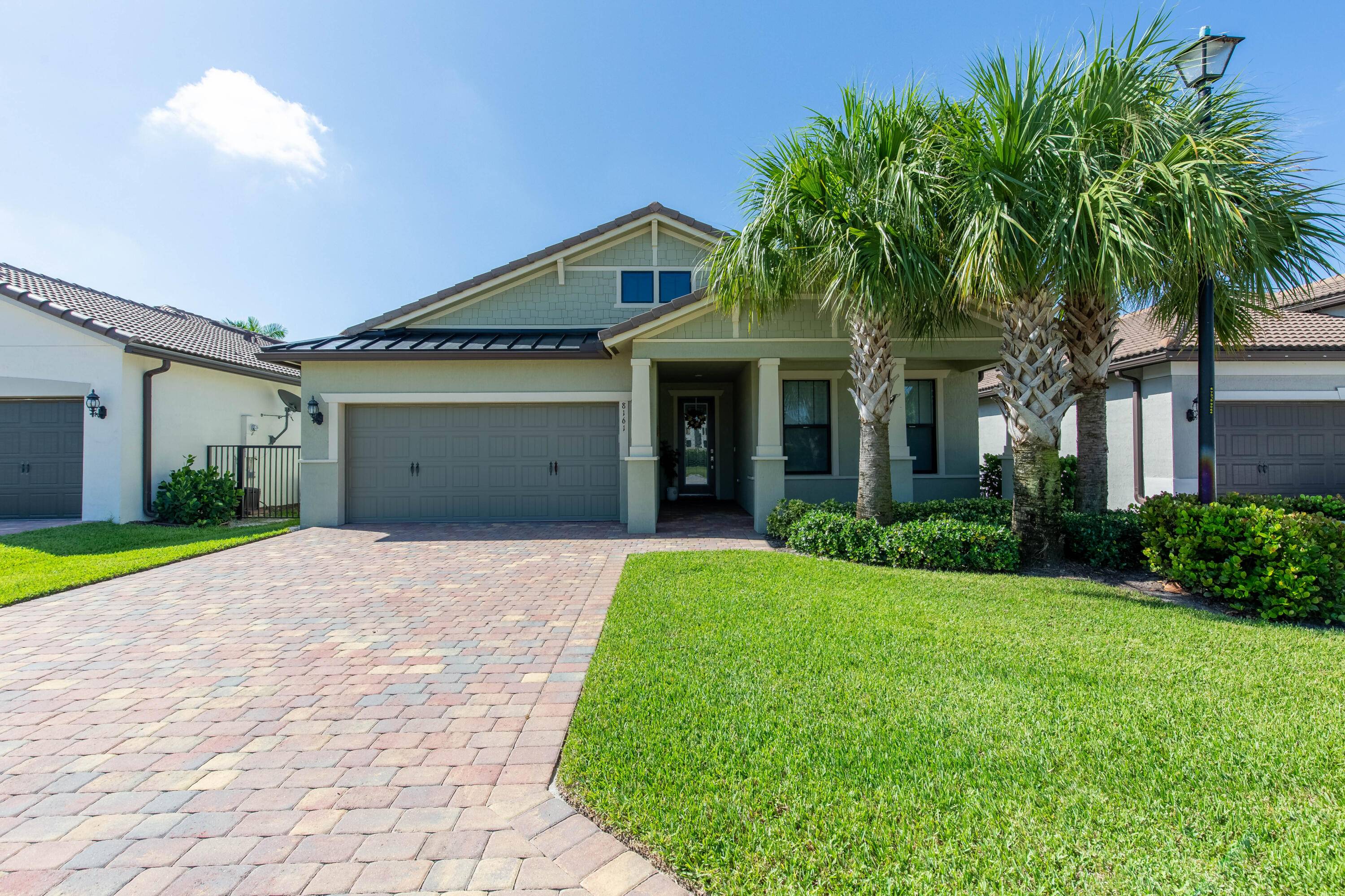 Live your Luxury in Sunny South Florida with the Simple Turn of a Key !