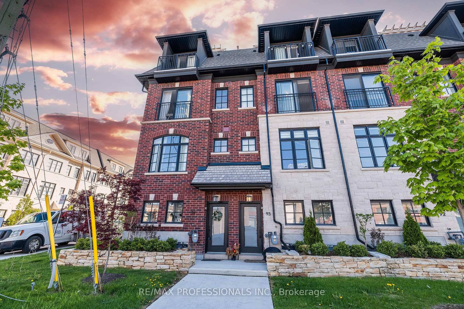Welcome to Streetsville Centre where timeless elegance meets modern comfort in this executive corner end unit townhome by Dunpar Homes.