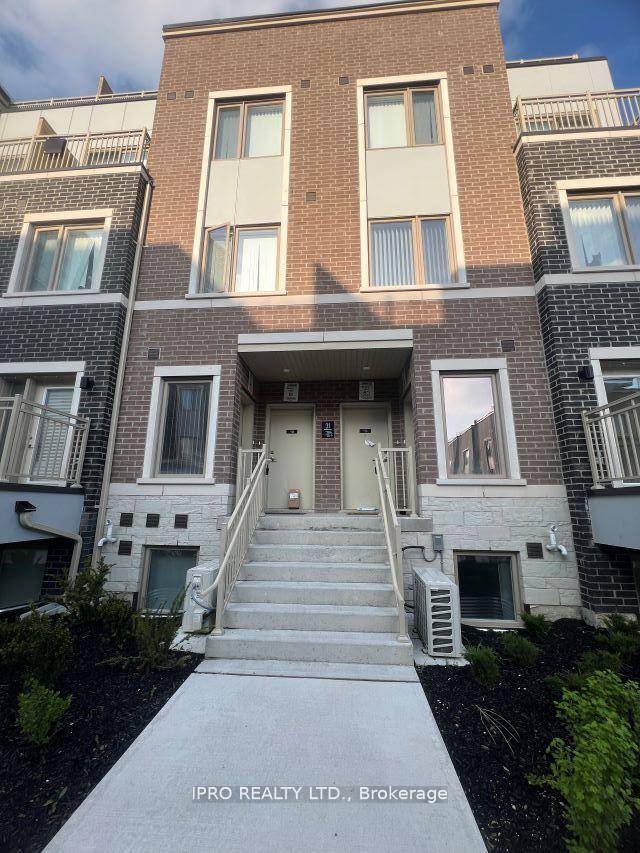 3 Bedroom, 2. 5 Bathroom Menkes CASA B Model Townhouse with Open Private Roof Terrace !