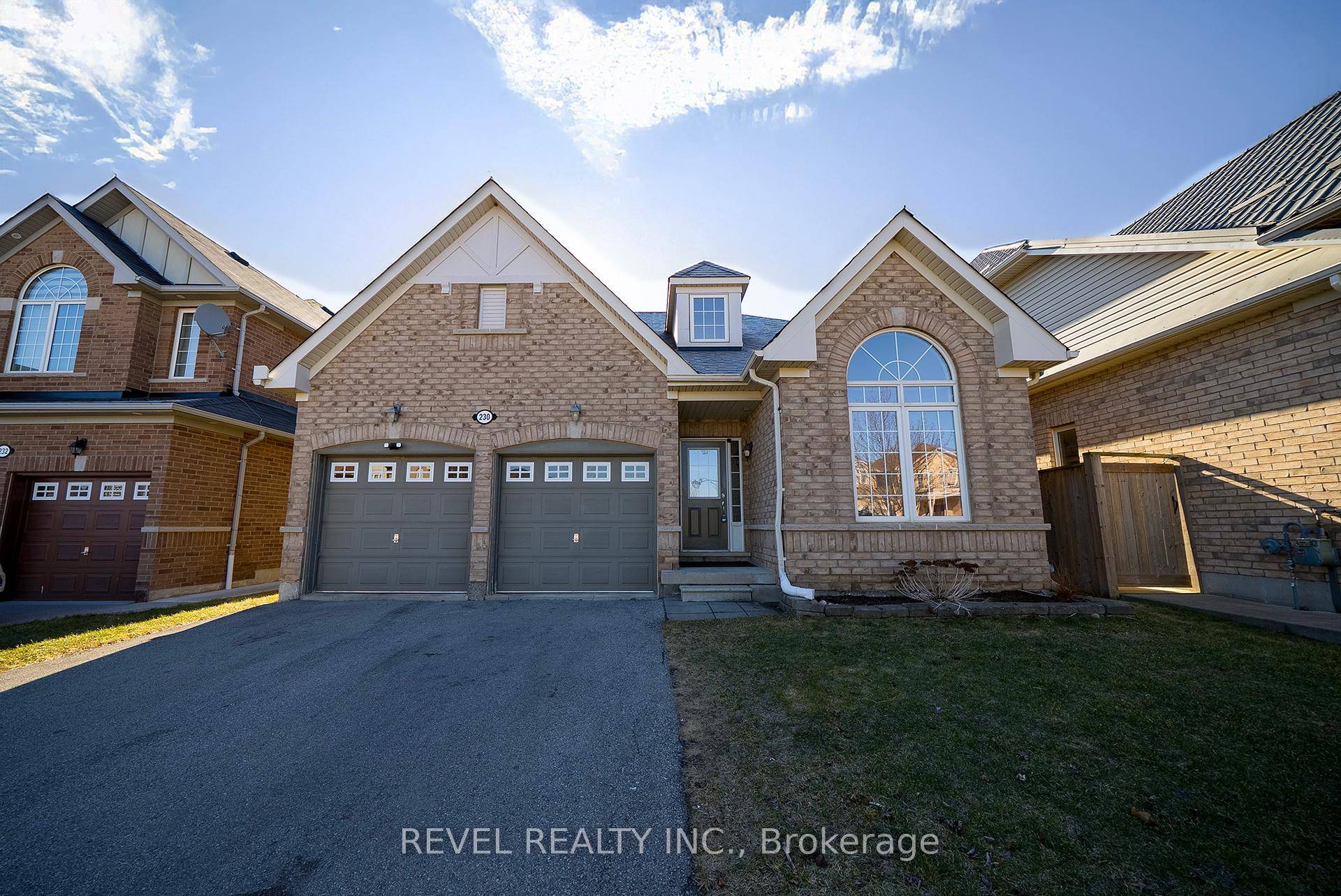 Welcome to 230 Thomas Avenue, a well maintained bungaloft situated on a spacious lot with no rear neighbours.
