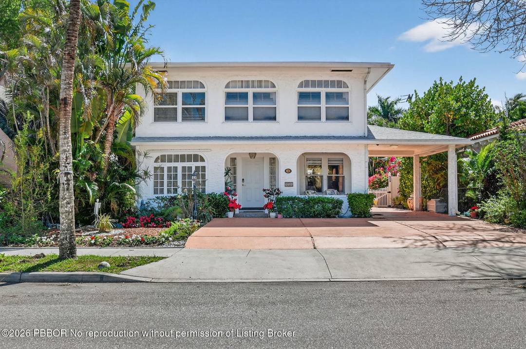 Welcome to 328 Monroe Dr !