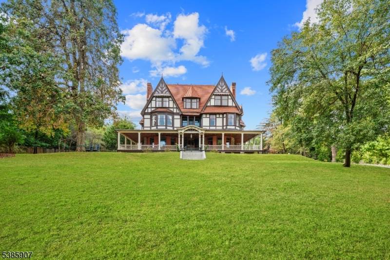 Only 3 owners in almost 130 years !