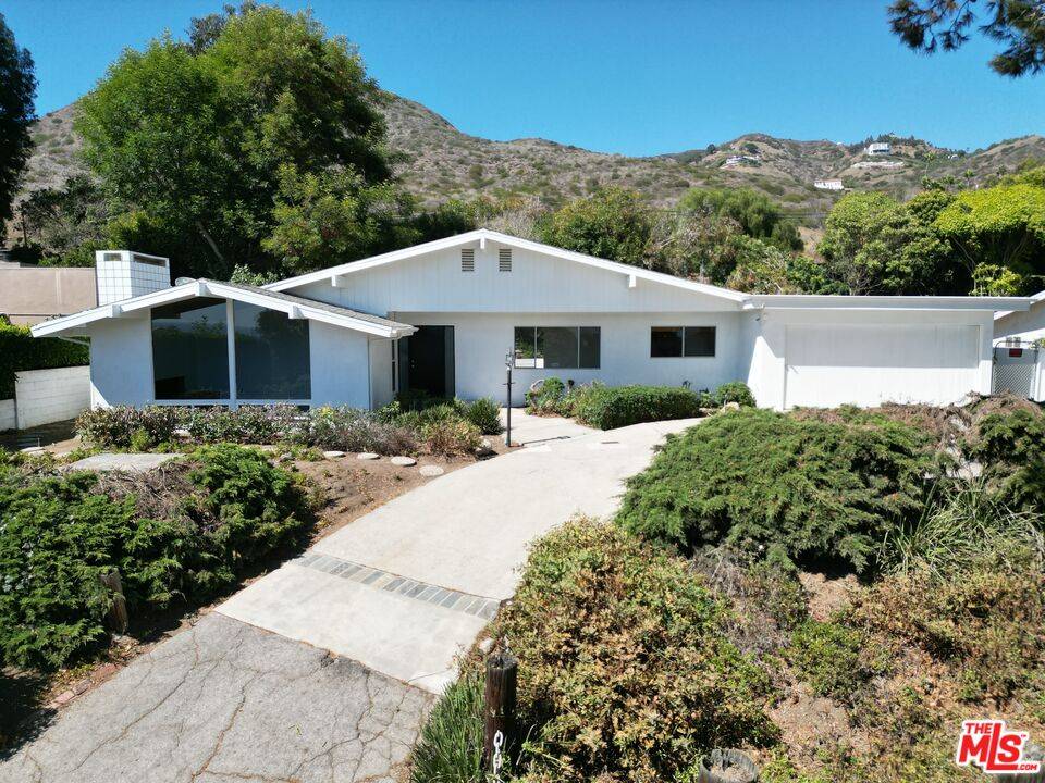 31617   Broad Beach Rd 3BR Malibu La