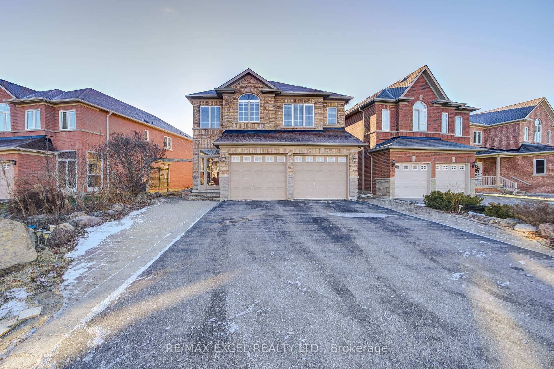 This exquisite home boasts 4 2 bedrooms, 5 bathrooms including 2 Ensuites, approx.