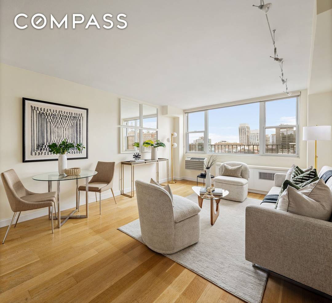 Standout WV One Bedroom with Epic Views Perched high above the West Village on the 19th floor, this one bedroom offers sweeping, open vistas of historic Meatpacking District with engaging ...