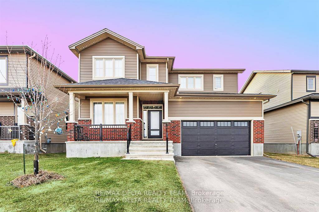 Upgraded quality built Tartan home with over 2500 sq ft on a premium 50 foot lot.