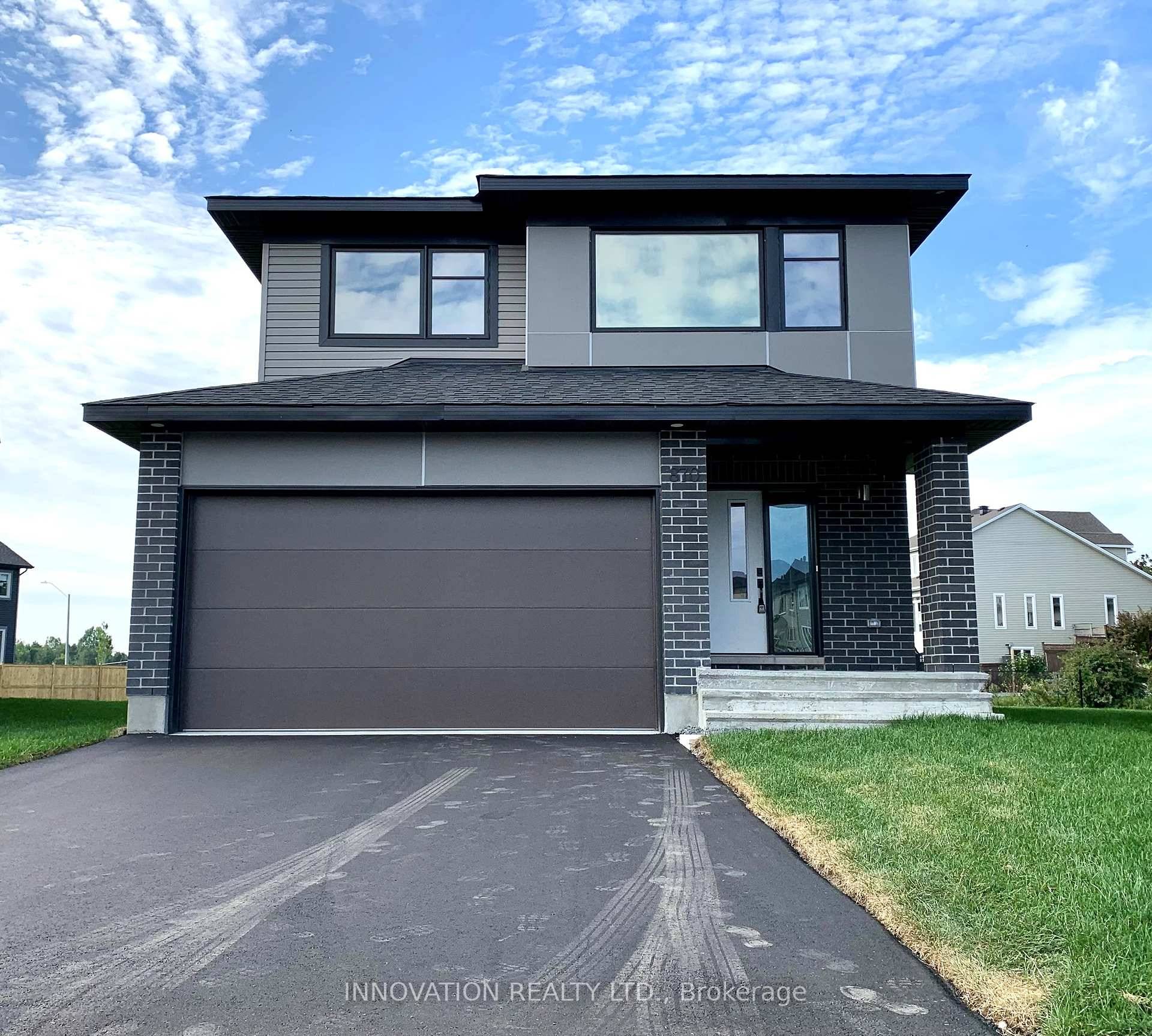 Welcome to one of the largest premium pie shaped lots in the community, boasting desirable South West exposure that floods the home with natural light all day long !