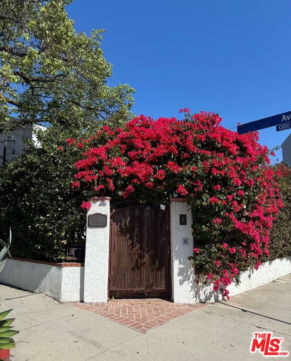 1400 N Sycamore Ave 3BR Hollywood Hills East La