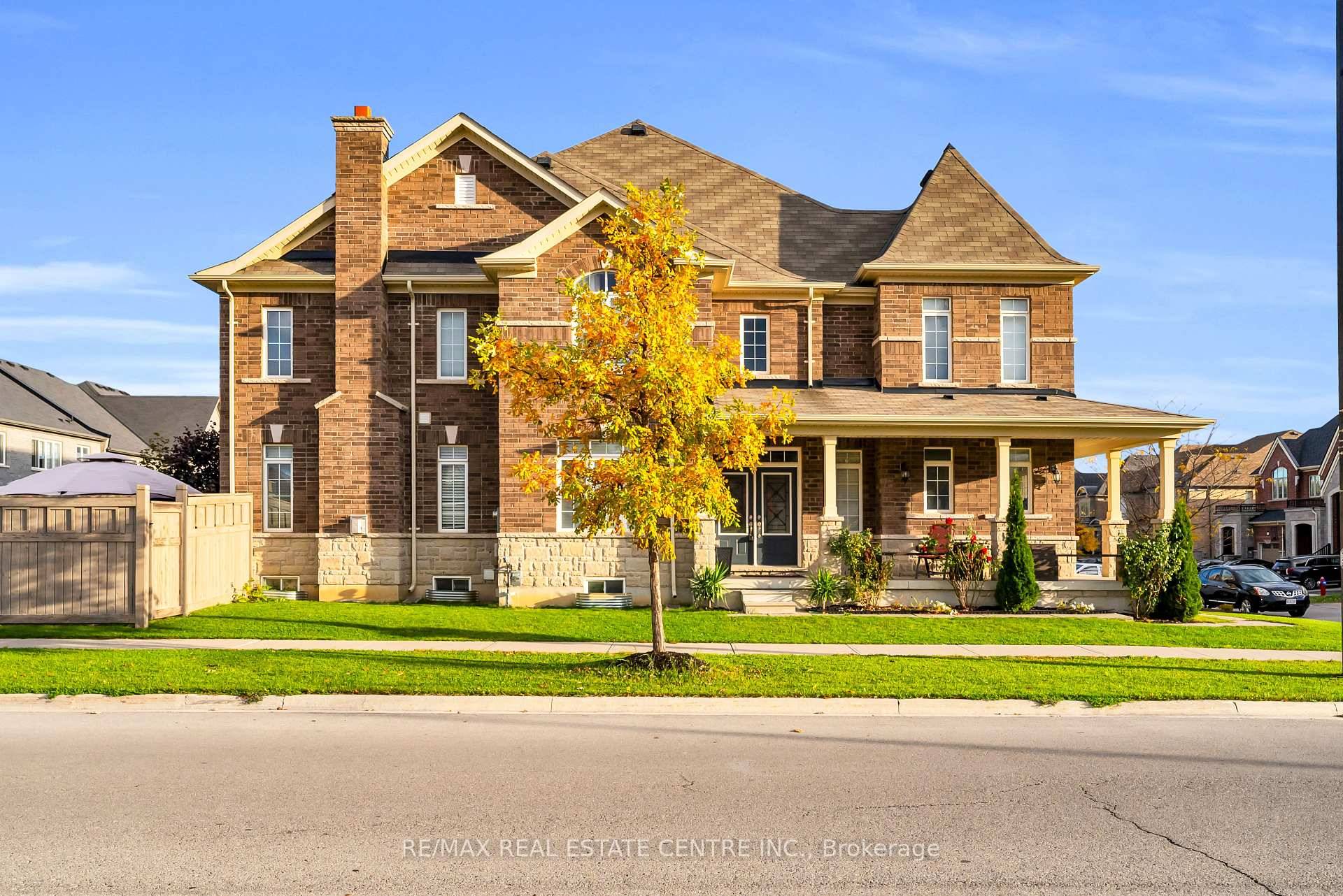 Unearth the perfect combination of modern living and urban accessibility in this executive townhome presenting over 2, 300 square feet of above grade living space in one of Brampton's most ...