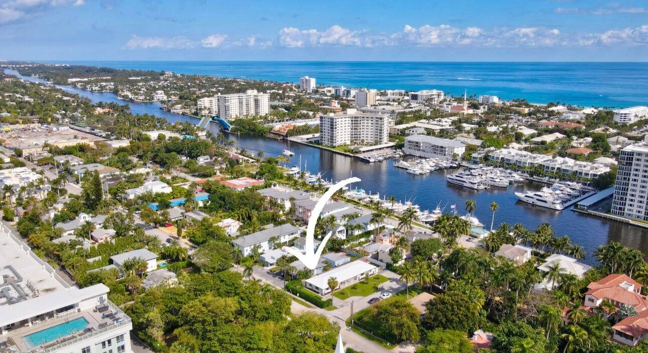 Seasonal Rental ! In the heart of Downtown Delray Beach, this turnkey and fully furnished 2 bedroom, 1 bath residence is located in the sought after Historic Marina District.