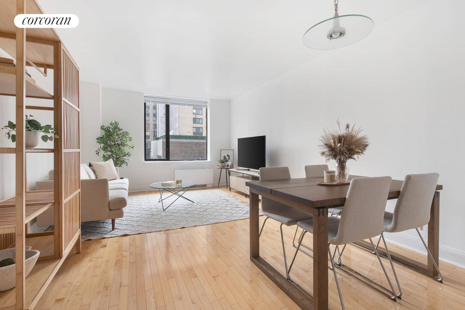 Welcome to Residence 7H at The Ventana Condominium a spacious one bedroom, one bathroom home offering comfort, light, and convenience in the heart of the Upper East Side.