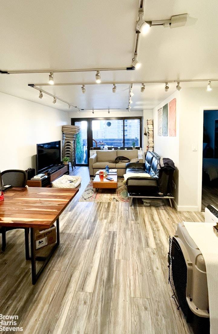Unbeatable deal 750 square feet with great views and private outdoor space !