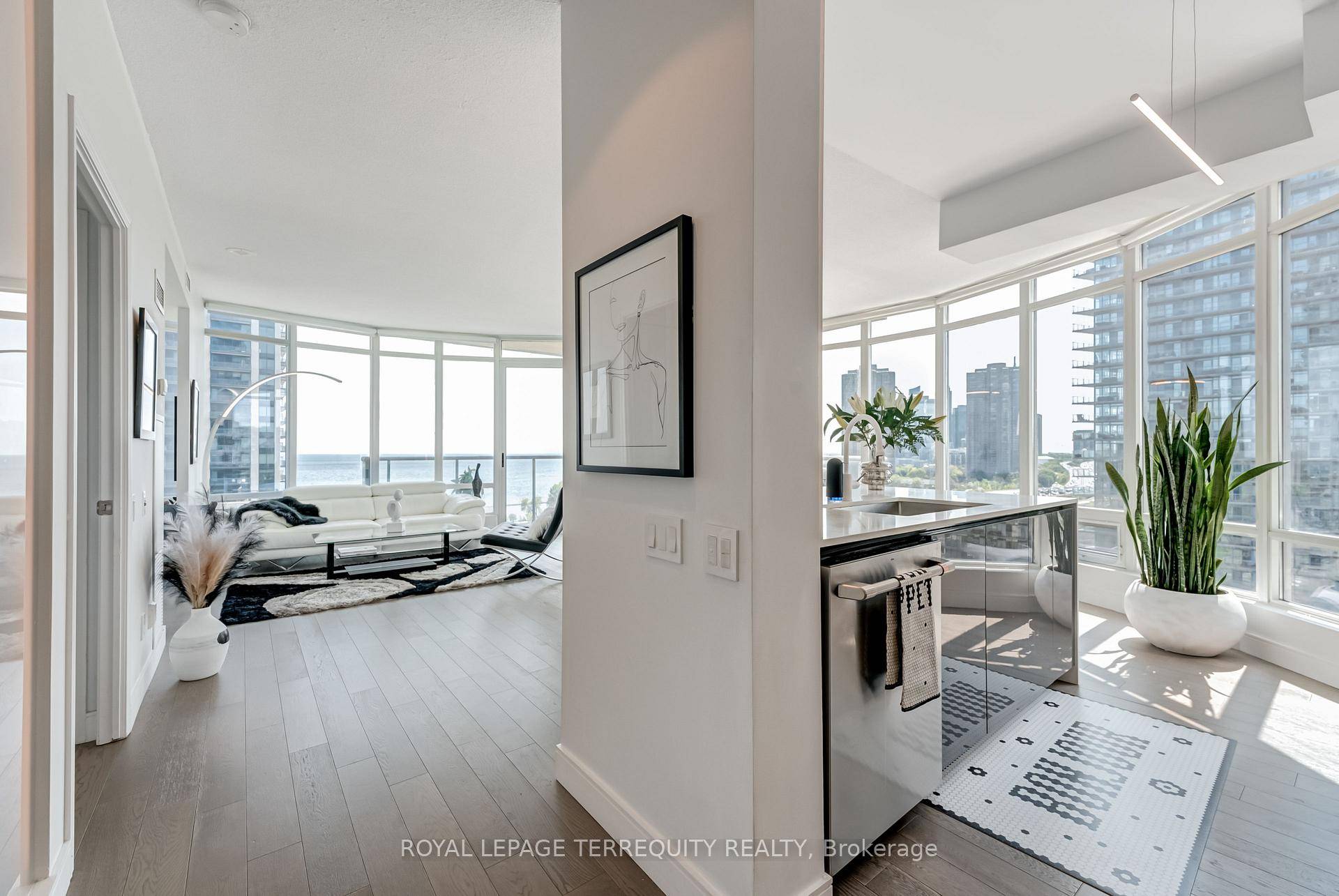 For those who envision life framed by skyline silhouettes and shimmering lake views this is it !