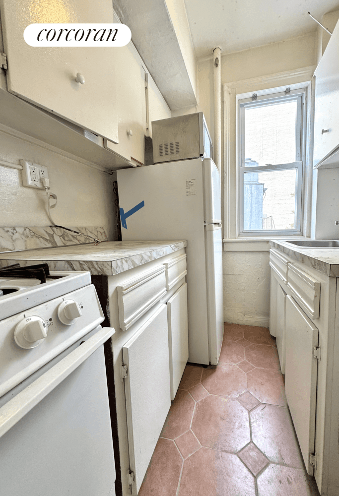 Huge studio located in the heart of Chelsea !