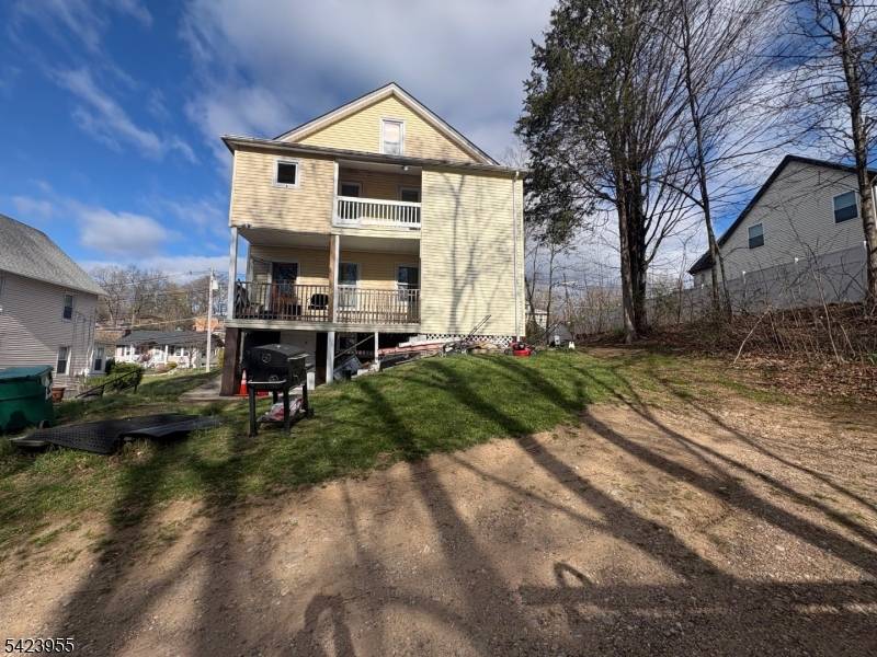 Welcome to this spacious 3, 168 sq.