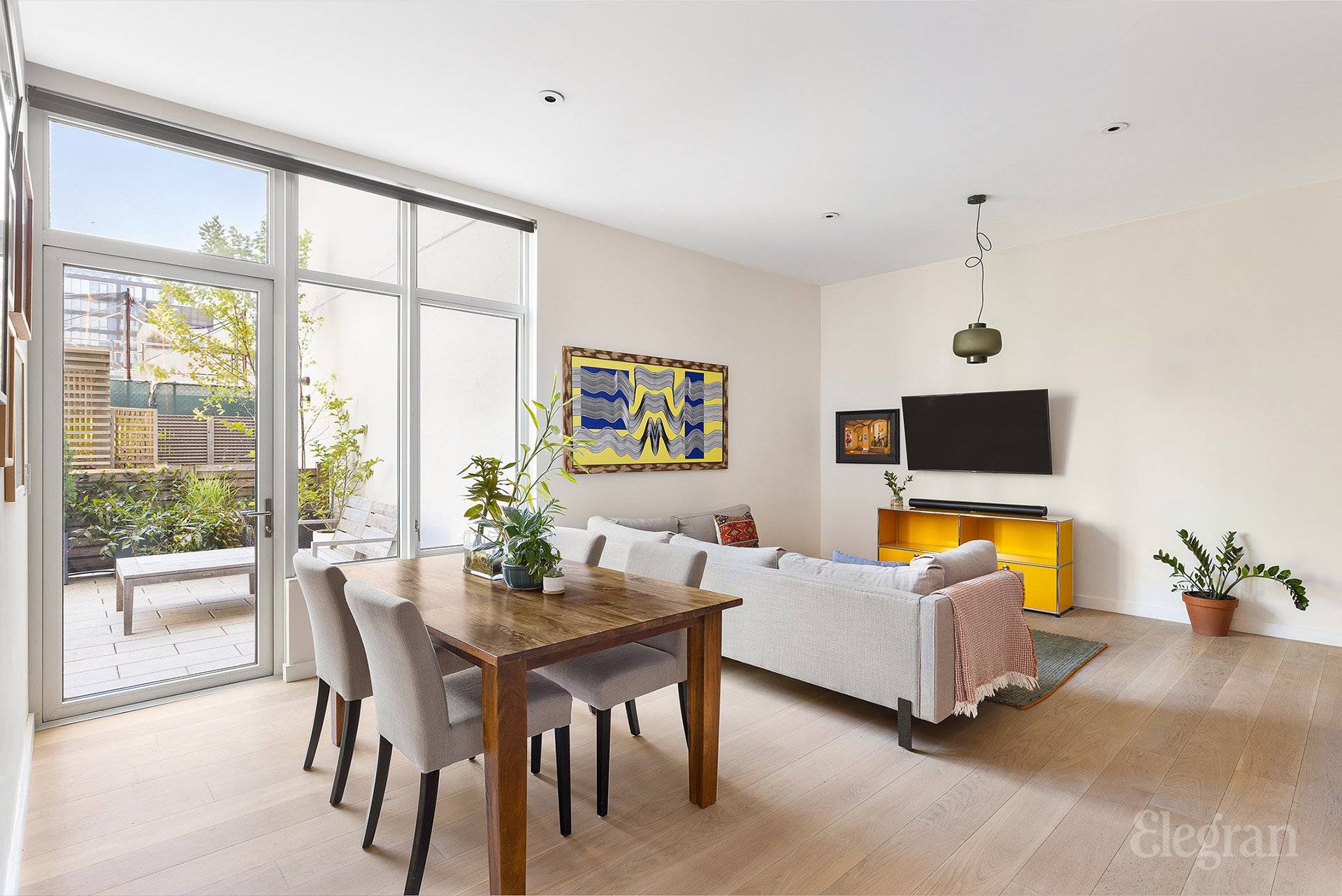 Outdoor Paradise ! Unit 3H at The Hendrik in Boerum Hill is a prime resale opportunity.
