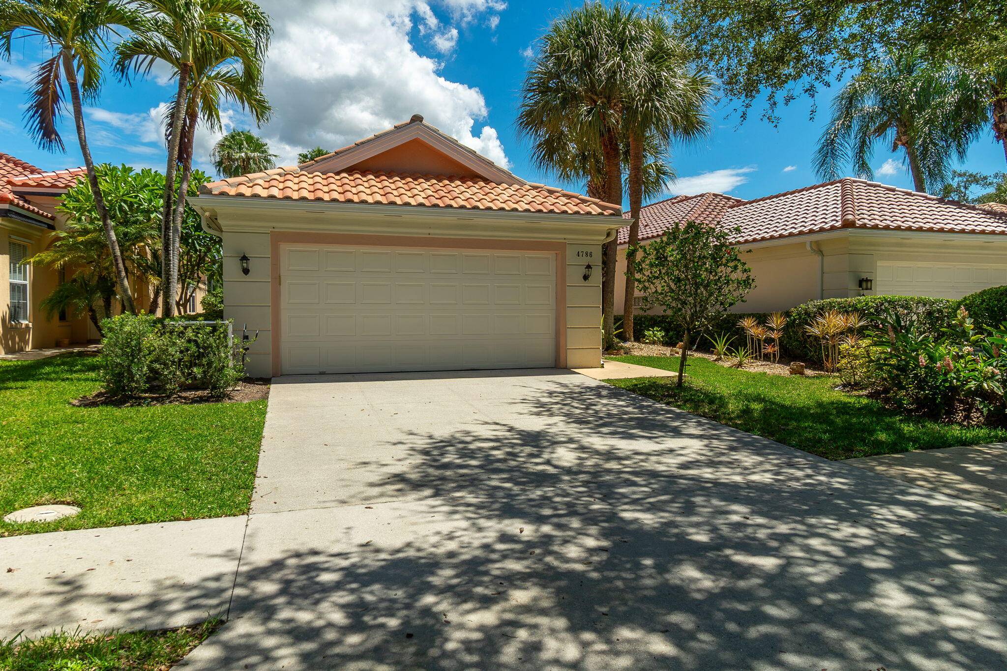 Hammock Reserve is a gated community located off of Linton in Delray Beach !