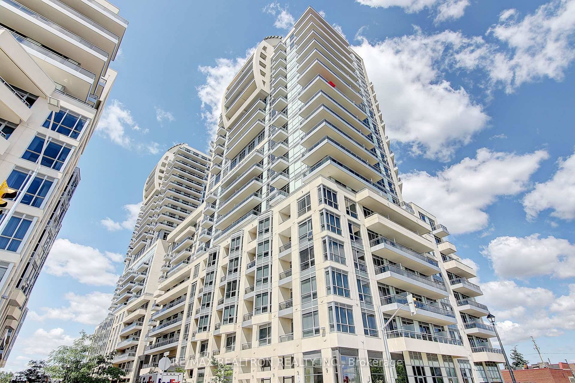 Unobstructed and well kept, this bright 1 Bedroom Den condo at the prestigious Beverly Hills Residences offers a clear south view, soaring 9 ft ceilings, sleek laminate floors, and a ...