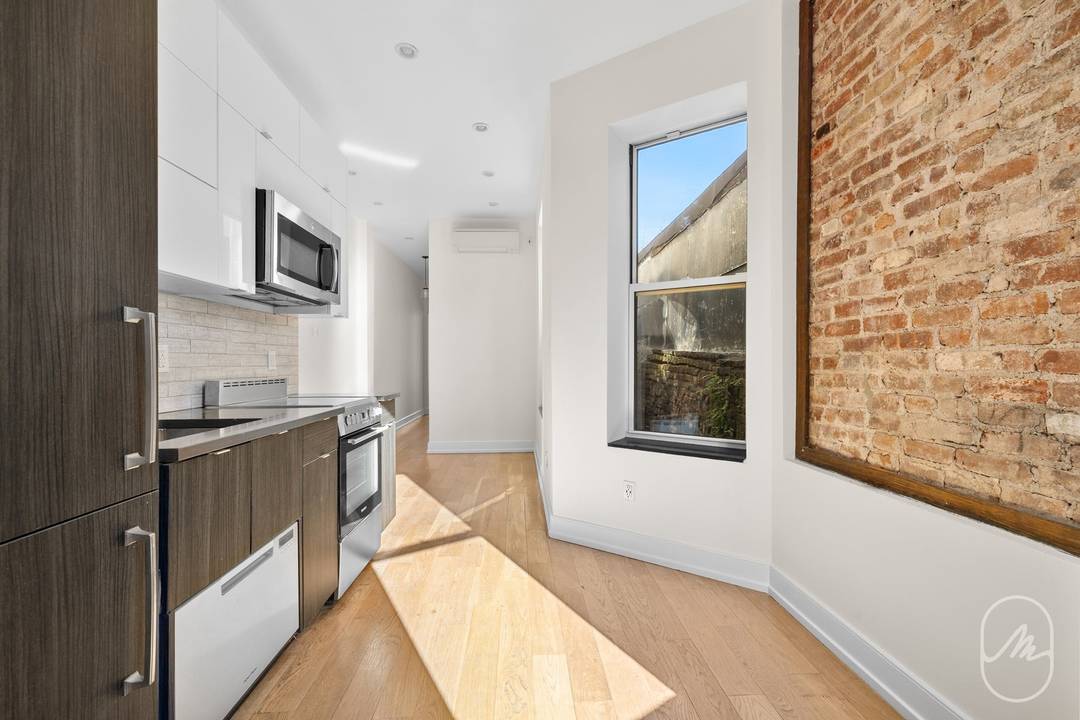 NEWER HIGH END RENOVATIONS Available for 6 4 move in upon approval !