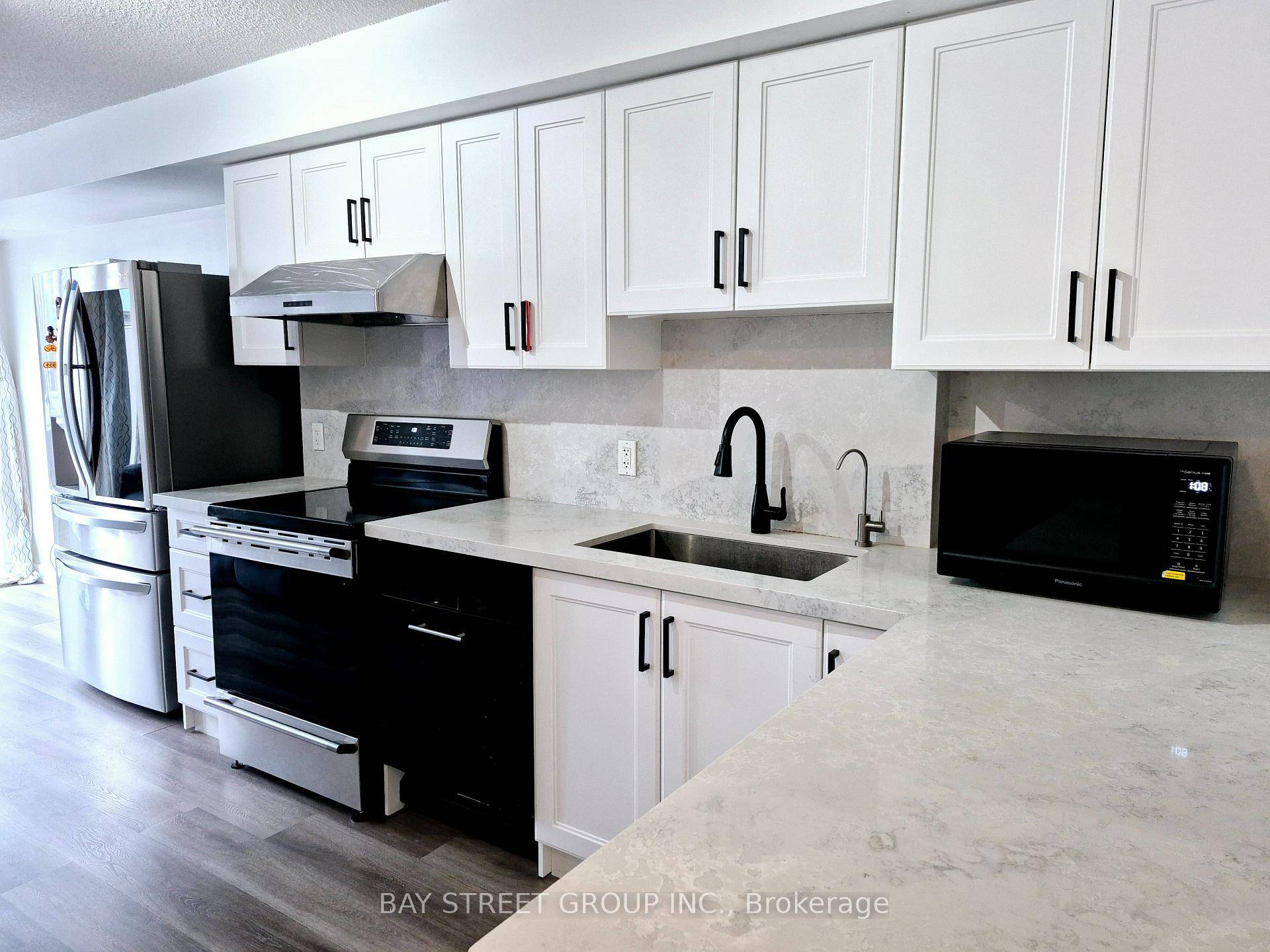 Welcome To This Newly Renovated and Spectacular Bright South Facing Suite With 2 Bedrooms amp ; 2 Bathrooms and 9 ft Ceilings.