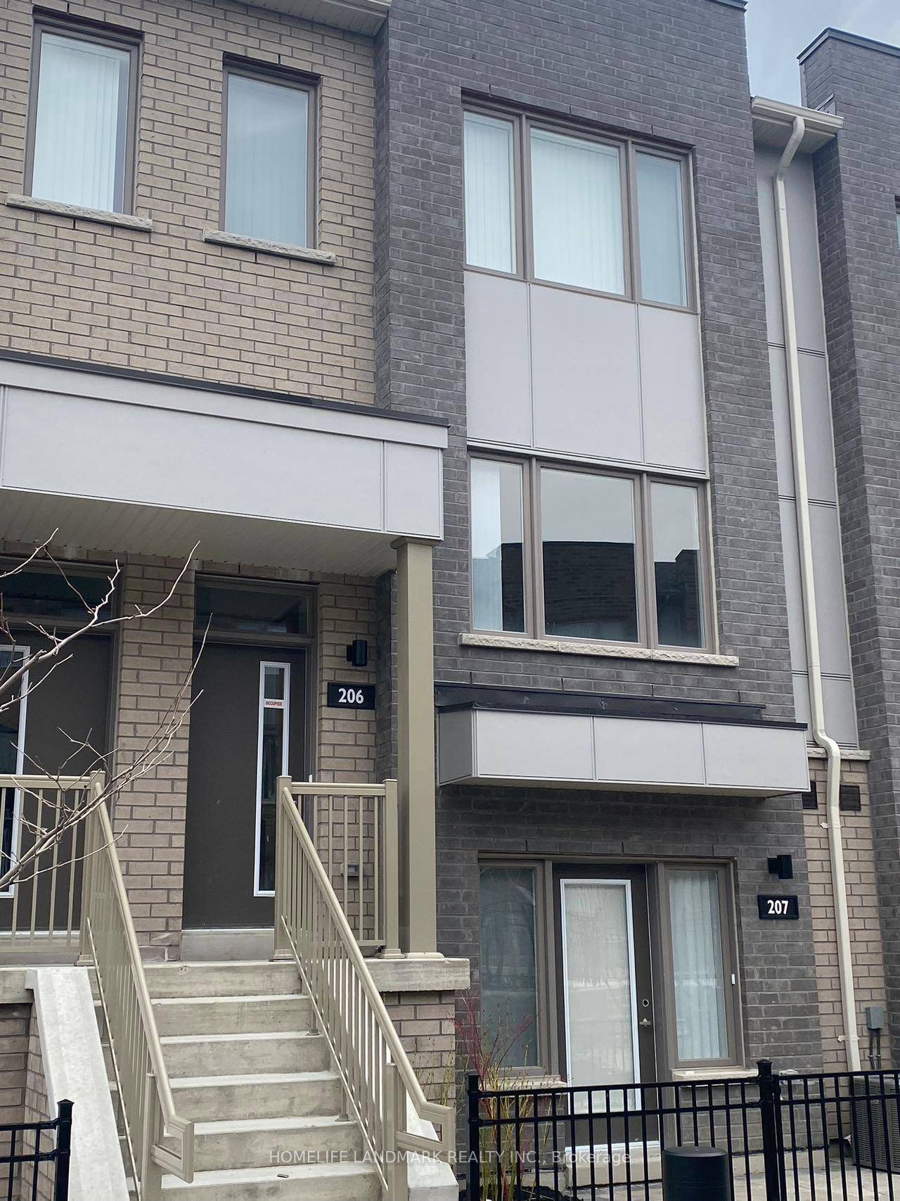 2 Years Old Townhome At Heart Of Pickering.