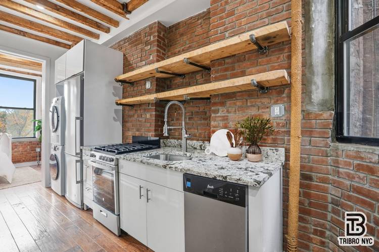Beautiful 2BD 1BA in the heart of the Lower East Side at 51 Monroe Street.