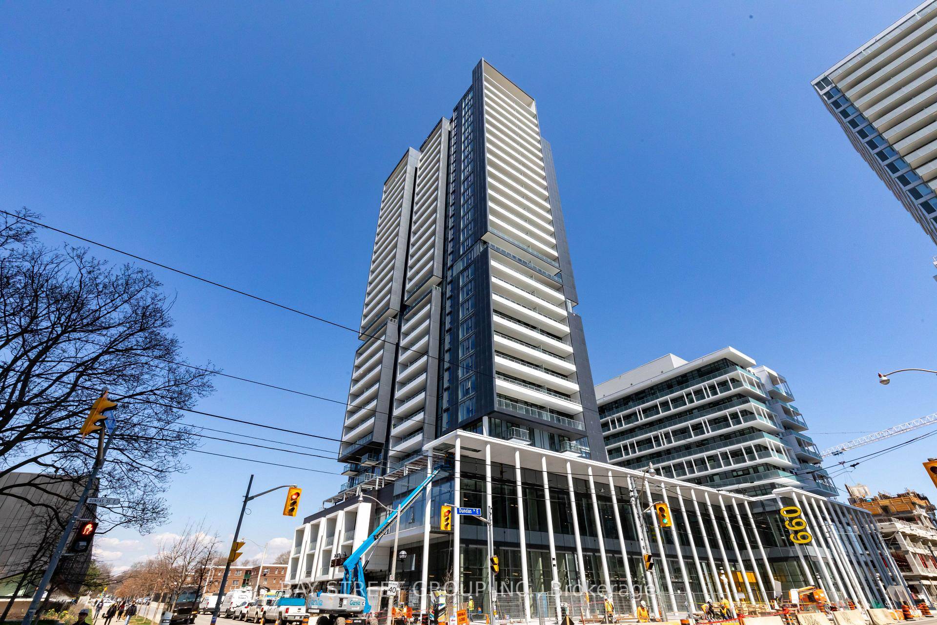 Dueast Regent Park 1 Plus Den Beautiful Unit At 571 Sqft 116 Sqft Balcony.