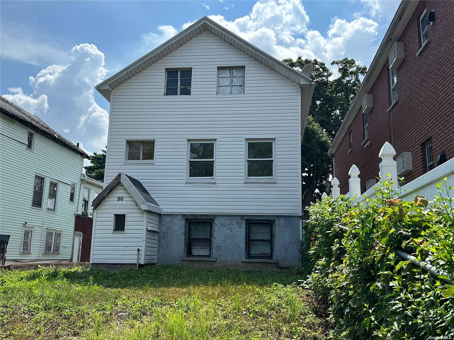 Excellent Investment Opportunity for a 2 Family in Brooklyn on Jackie Robinson Pkwy.