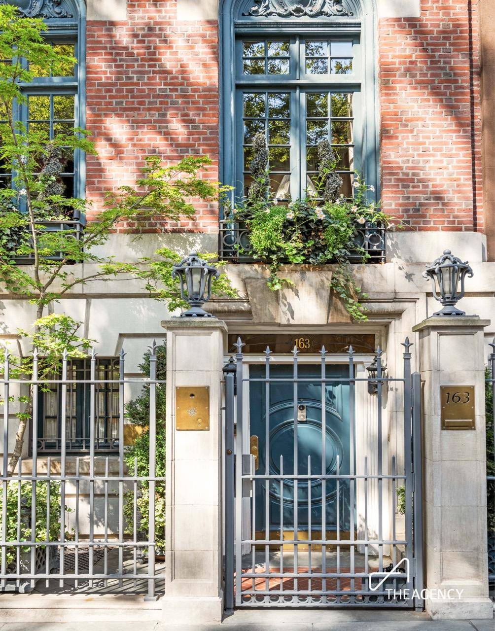 This remarkable historical home, Symphony Townhouse, is nestled on one of New York City s most prestigious blocks.