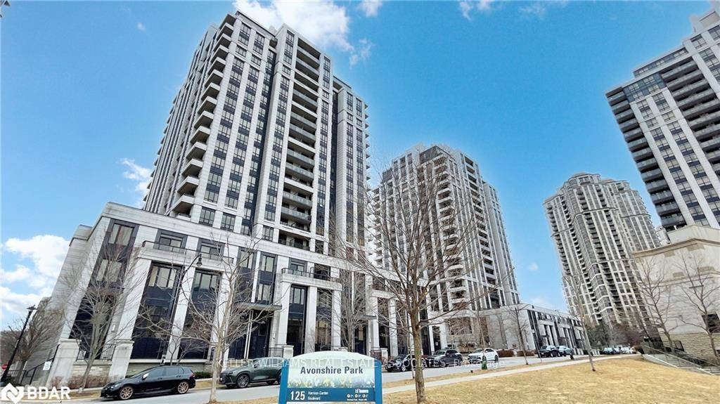 Stunning Corner Unit in the Heart of Yonge amp ; Sheppard.