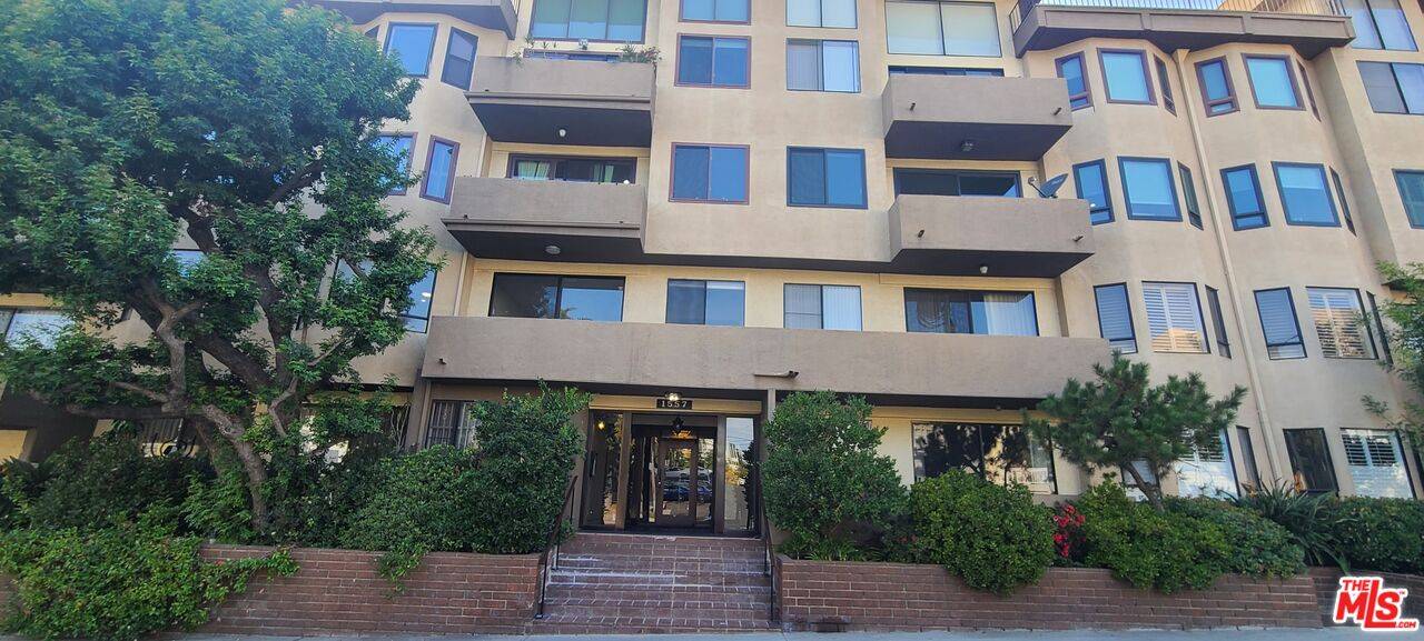 1557 S Beverly Glen Blvd 2BR Westwood La