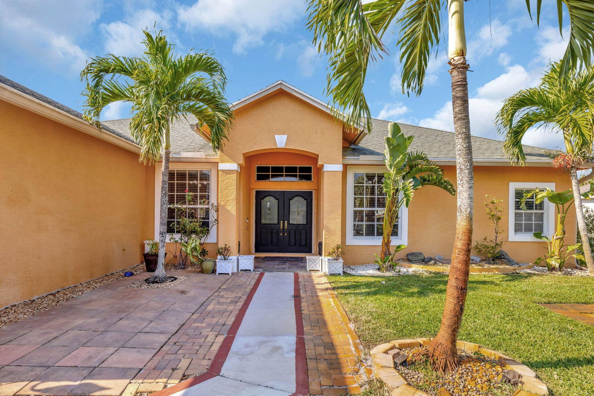 This beautiful 3BR, 2BTH CBS home with den office in Port Saint Lucie near Becker awaits you.
