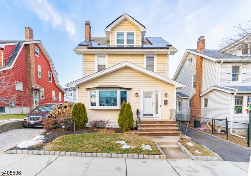 Welcome to 350 Greylock Parkway, a sun filled home in the heart of Belleville offering approximately 1, 800 square feet with 4 bedrooms and 1.