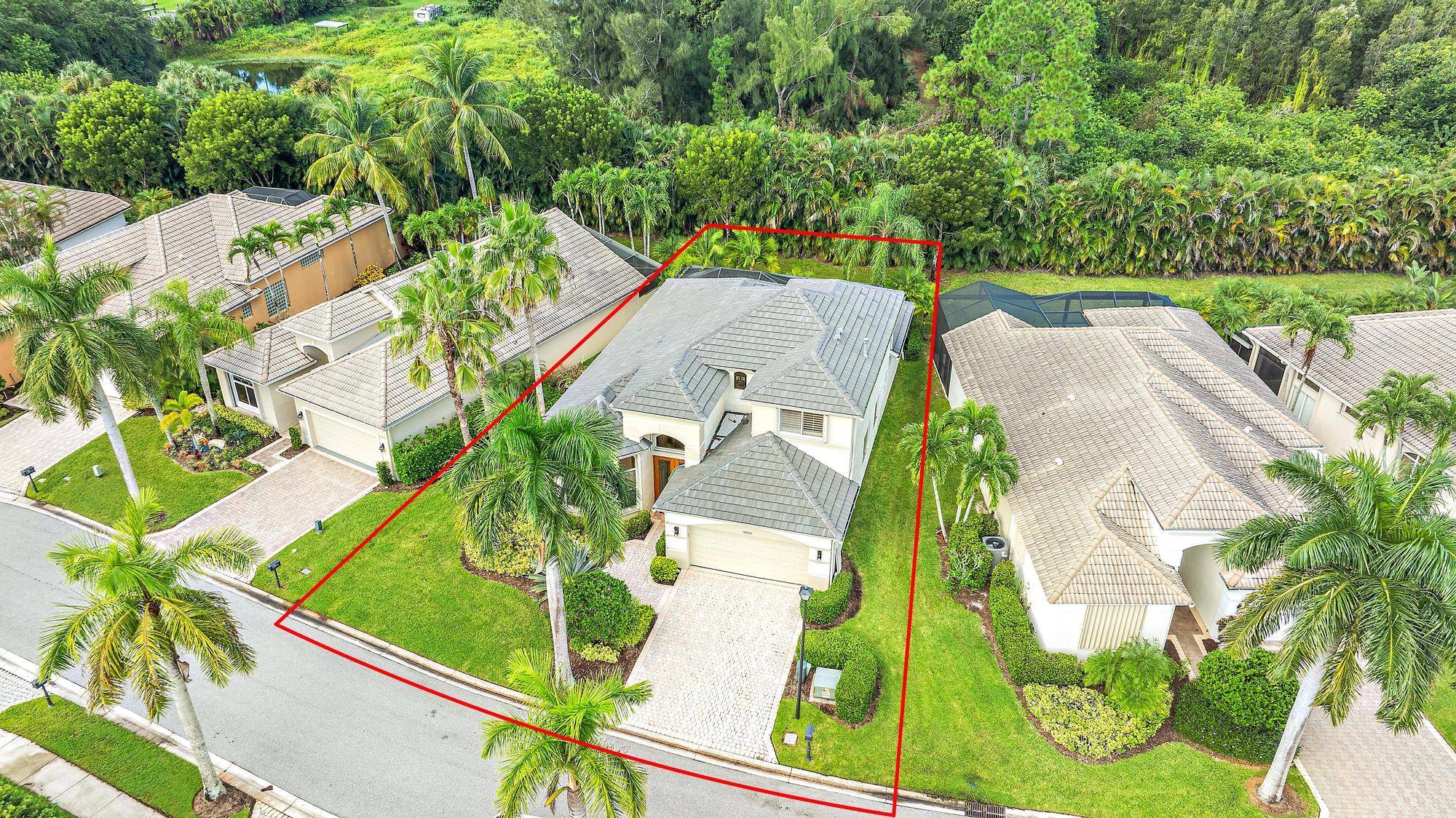 Gorgeous RENOVATIONS throughout this upgraded and spacious 2600 SF 3BR 2.