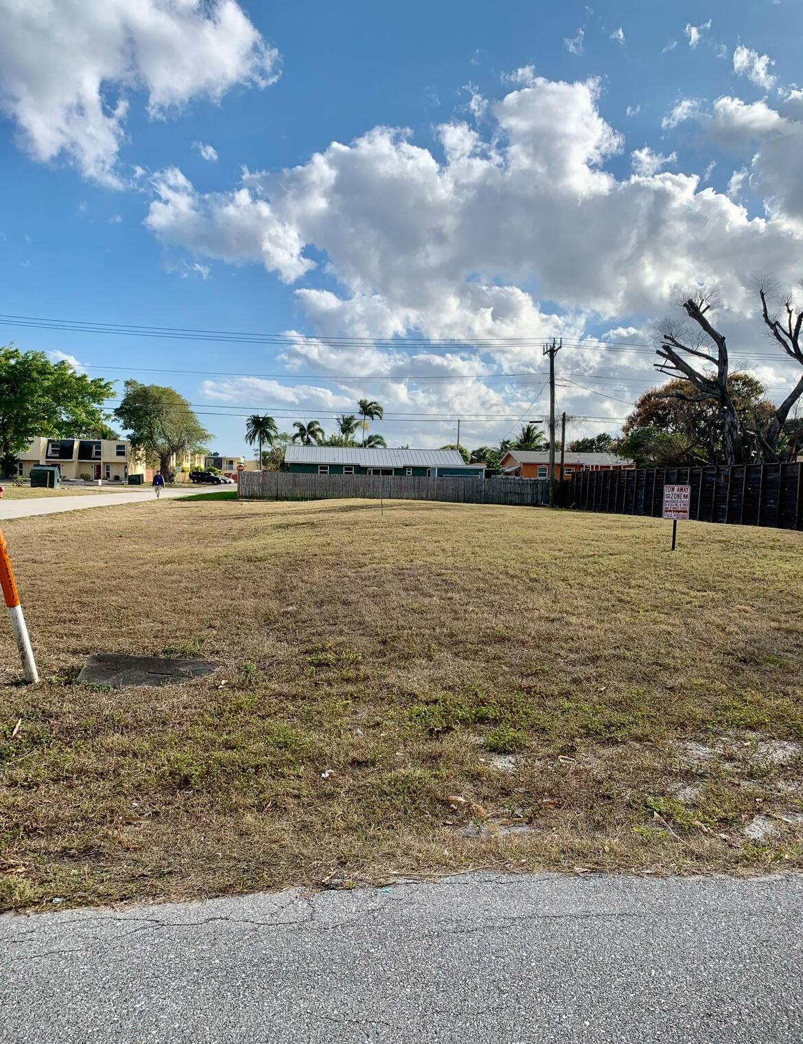Multi Family lot in an east location close to the beach and the Development of Boynton beach !