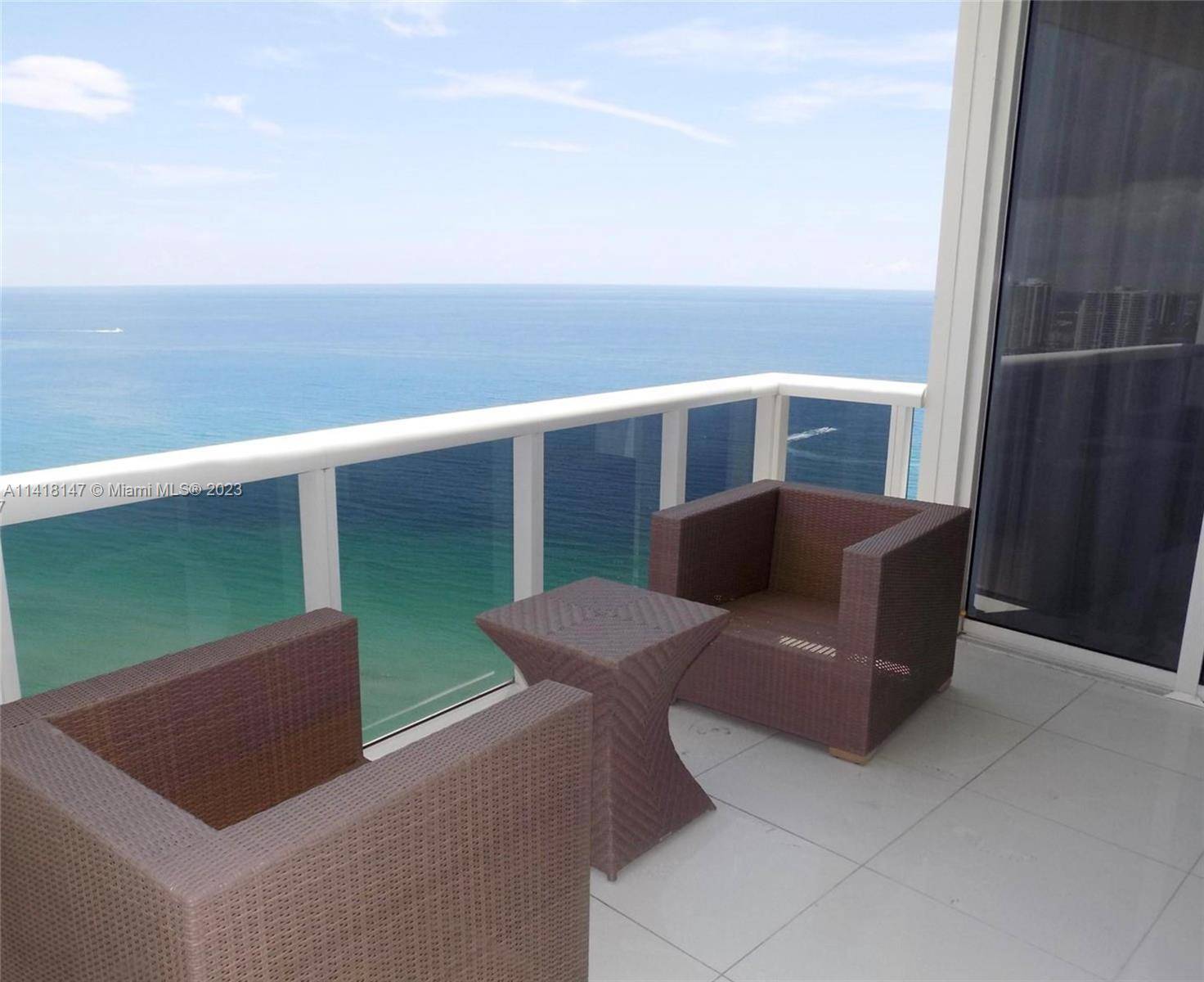 Trump Royale 2 bedroom 2, 5 bath on 39th floor with amazing view of the Ocean.