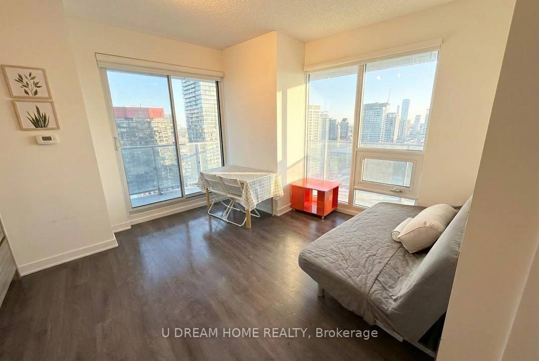 Luxury Fully Furnished 2 Bed 2 Wash North East Facing Corner Unit At The Heart Of Vibrant Yonge amp ; Eglinton !