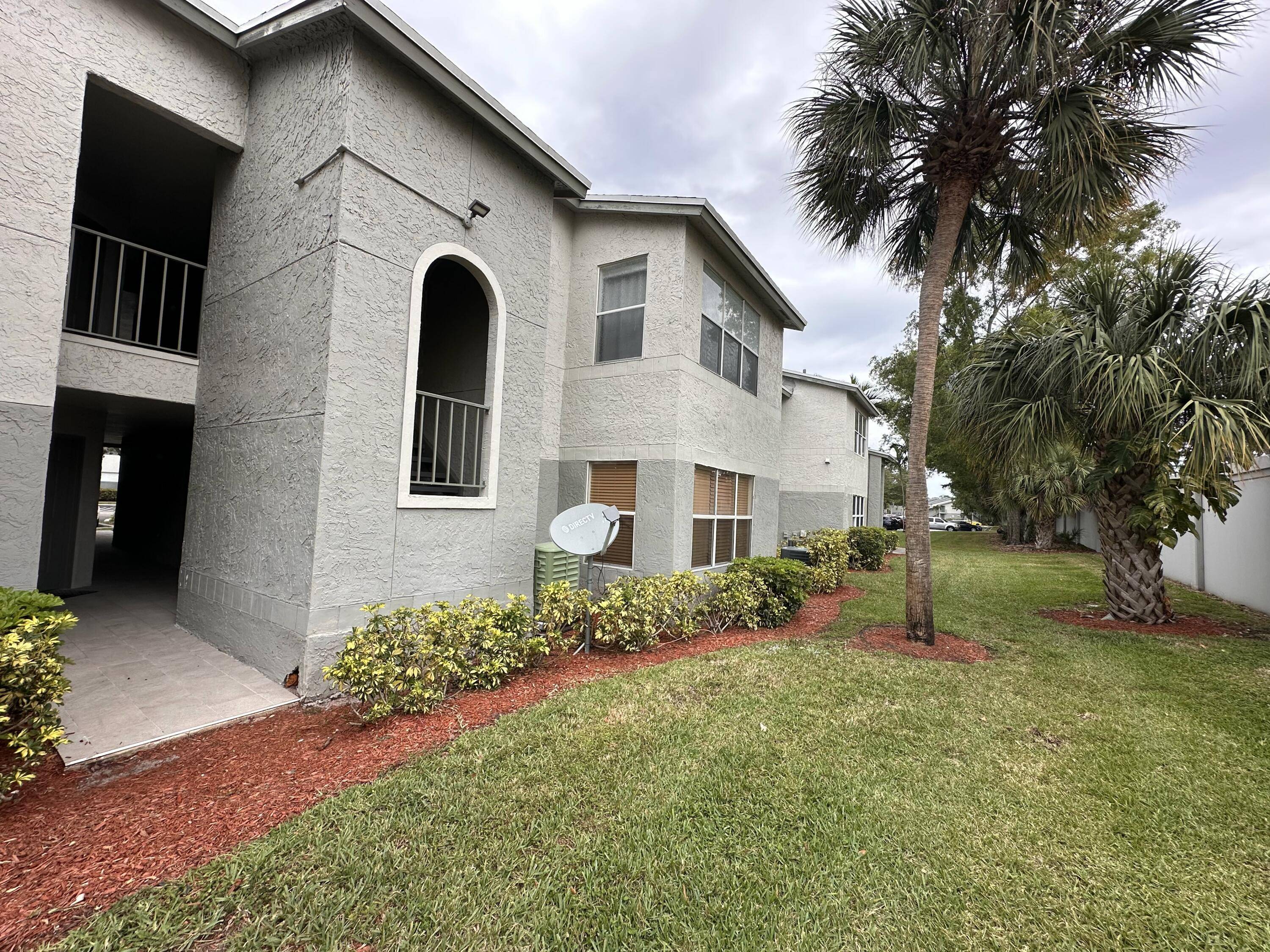 This cozy 1 1 condo features an open living dining area with a bonus nook for a small office or den.