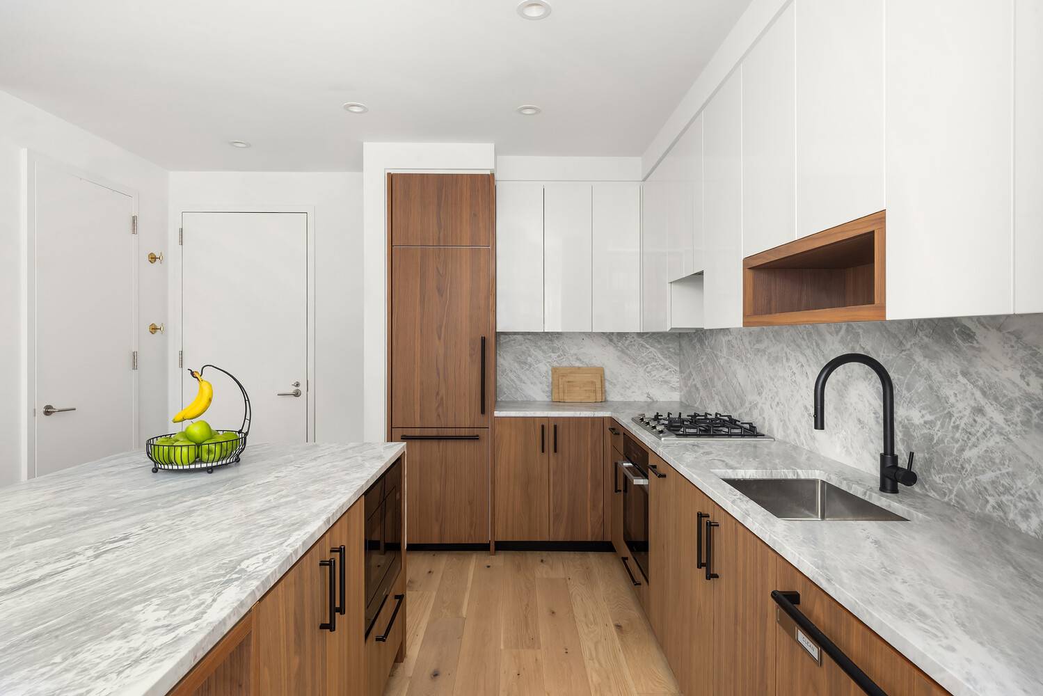 Perfectly positioned on the 4th floor offering intimate connection to the dazzling East River views, this oversized one bedroom residence offers both impressive scale and thoughtful design.