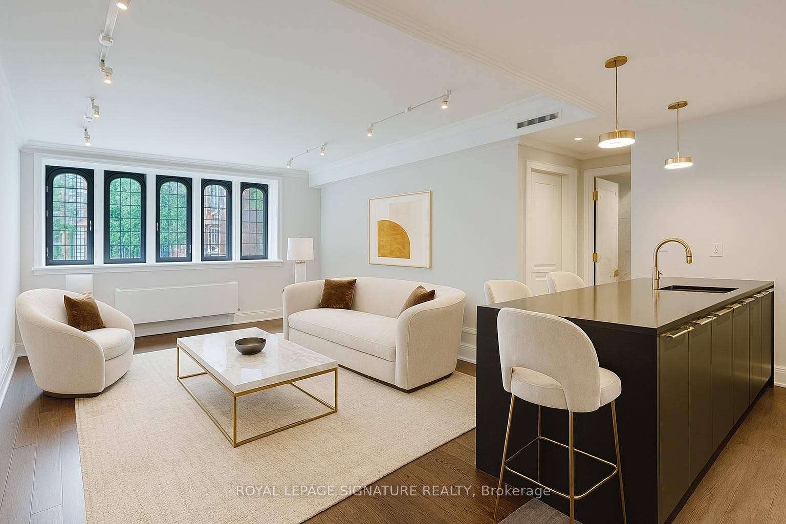 ONE MONTH FREE RENT Discover classic charm and upscale living with this 1 Bedroom APARTMENT in Forest Hill at Two Clarendon Avenue now offering ONE MONTH RENT FREE.
