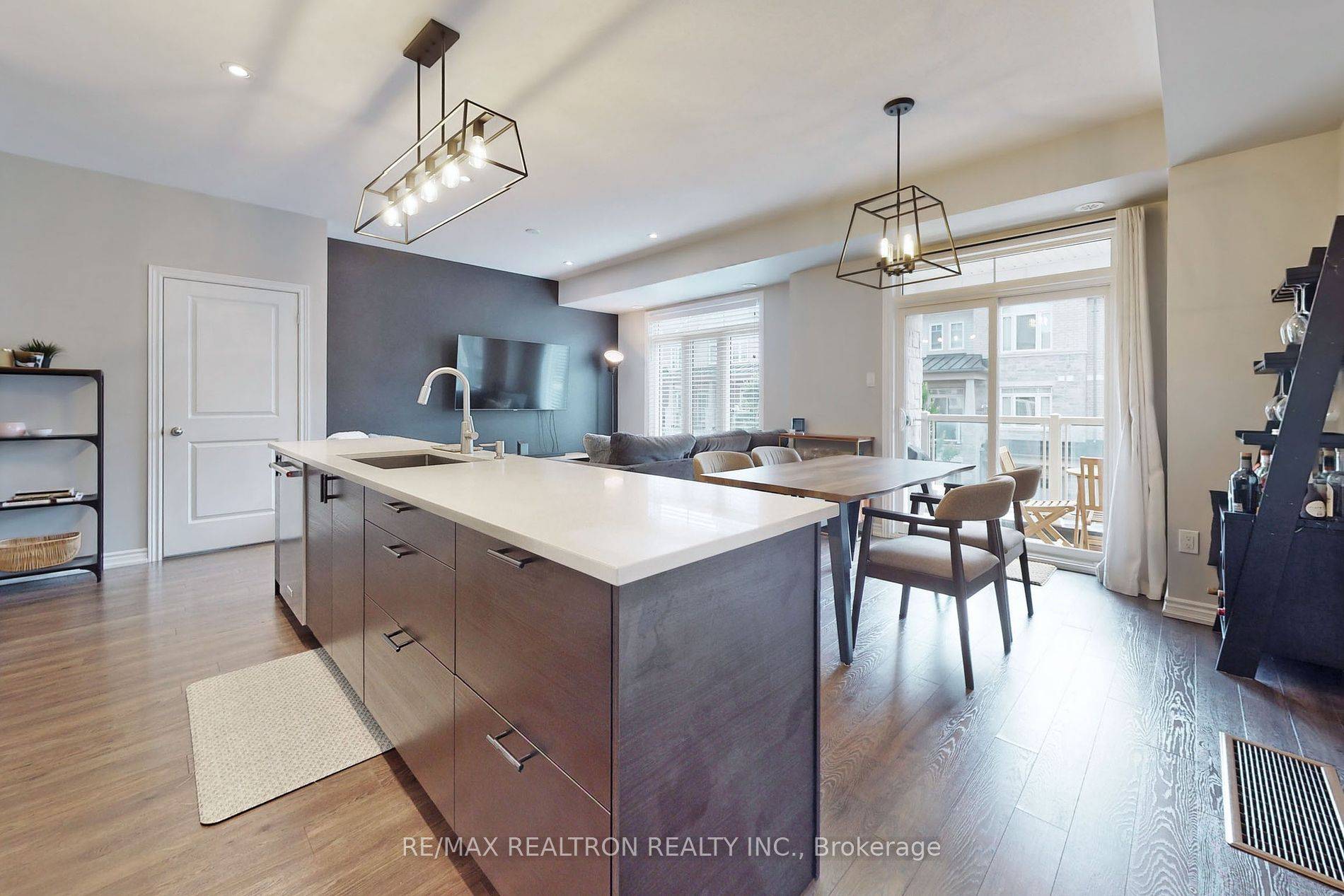 Welcome Home to 2516 Boston Glen !