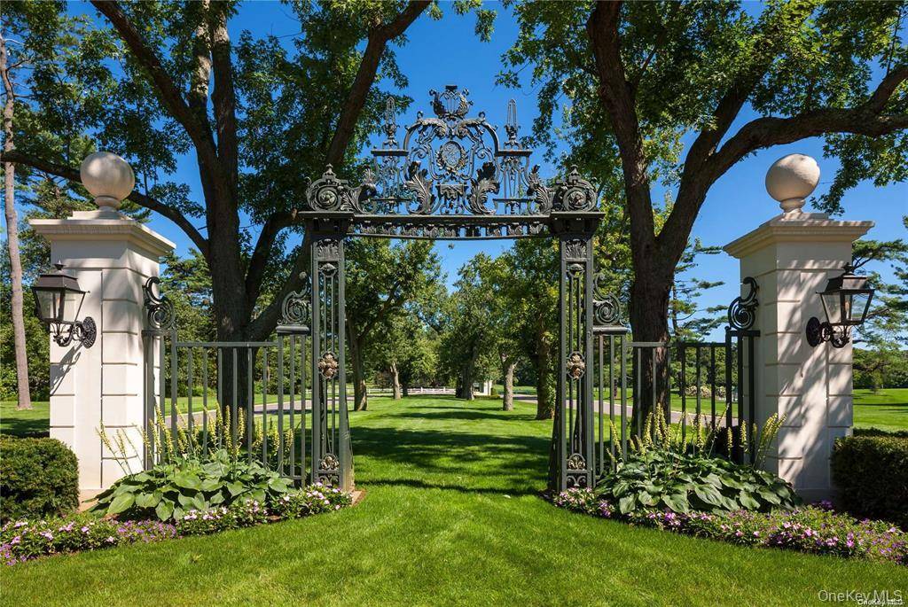 Superb Land sale. Spring Hill at Old Westbury is a 4.