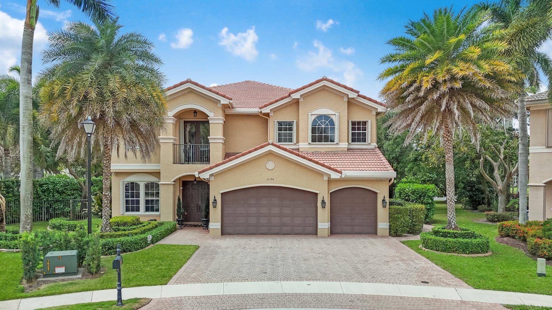 Located on a quiet cul de sac in the sought after Canyon Lakes community, this spacious Sterling model offers 5 bedrooms and 4 full baths.